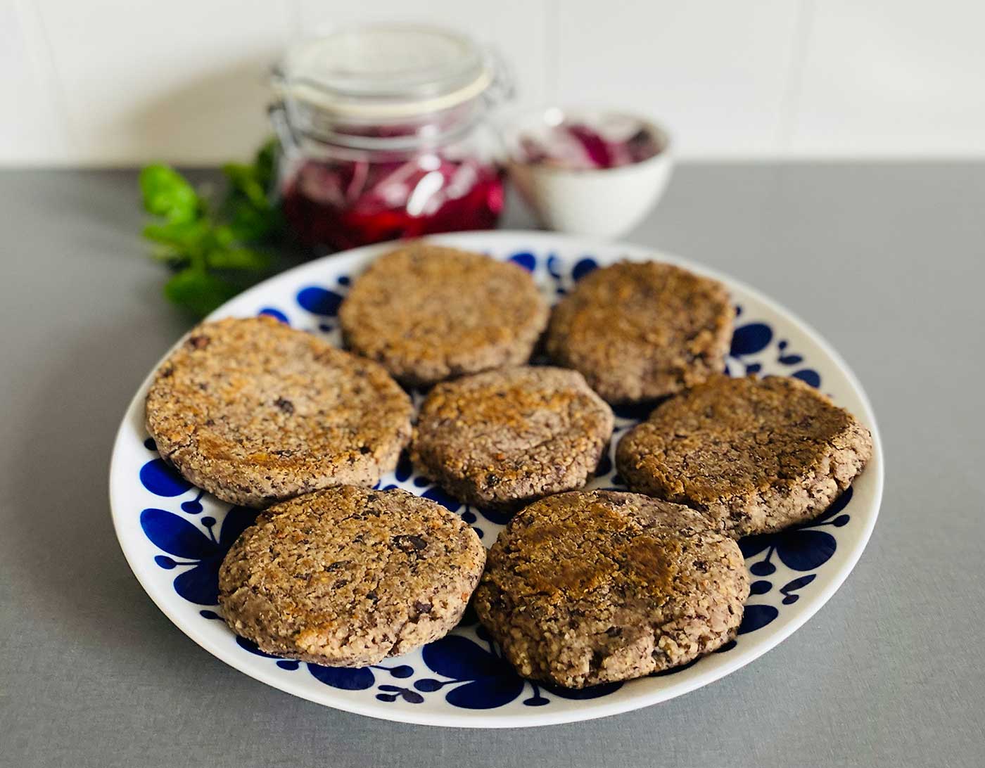 Bönburgare på svarta bönor med quinoa