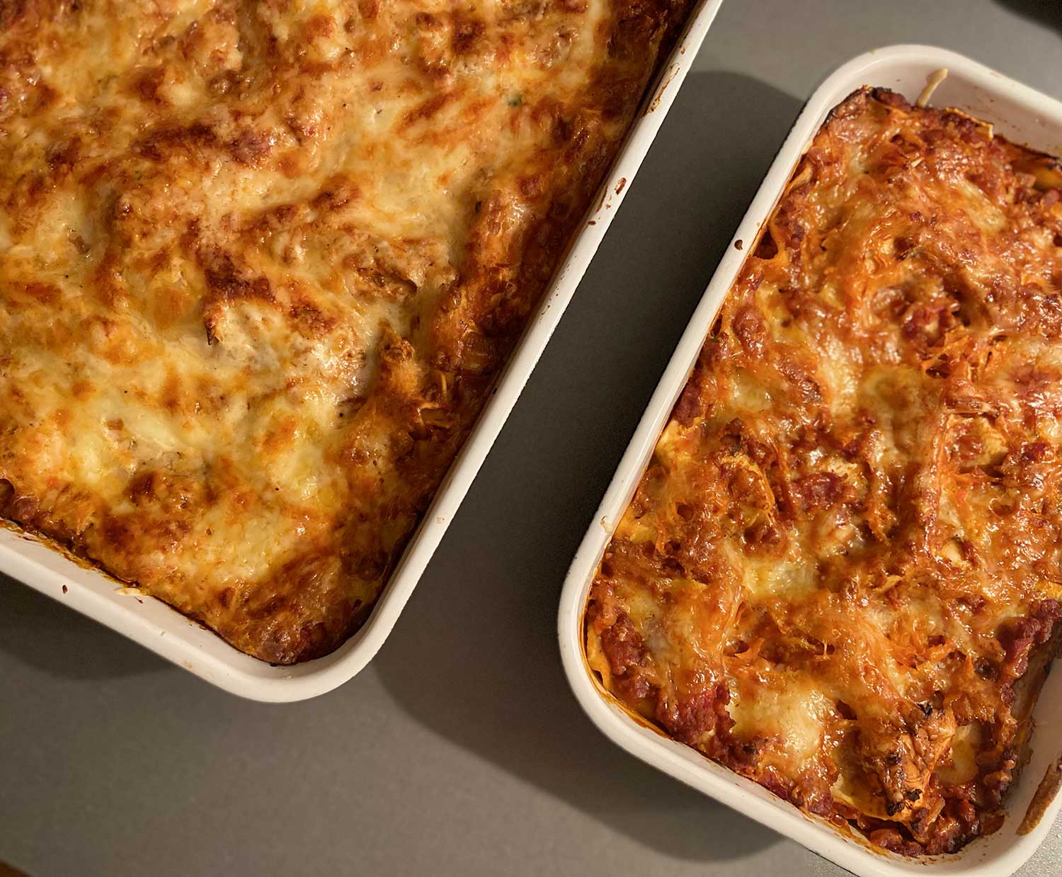 God och krämig vegetarisk lasagne